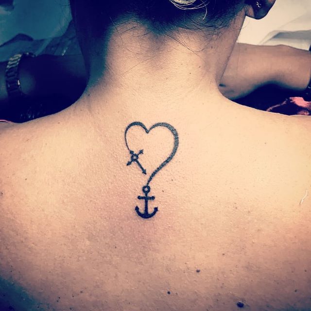 tatuagem âncora braço