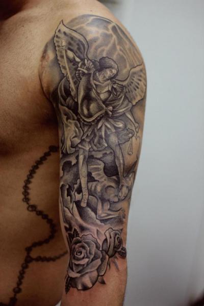 tatuagem de anjo pequena