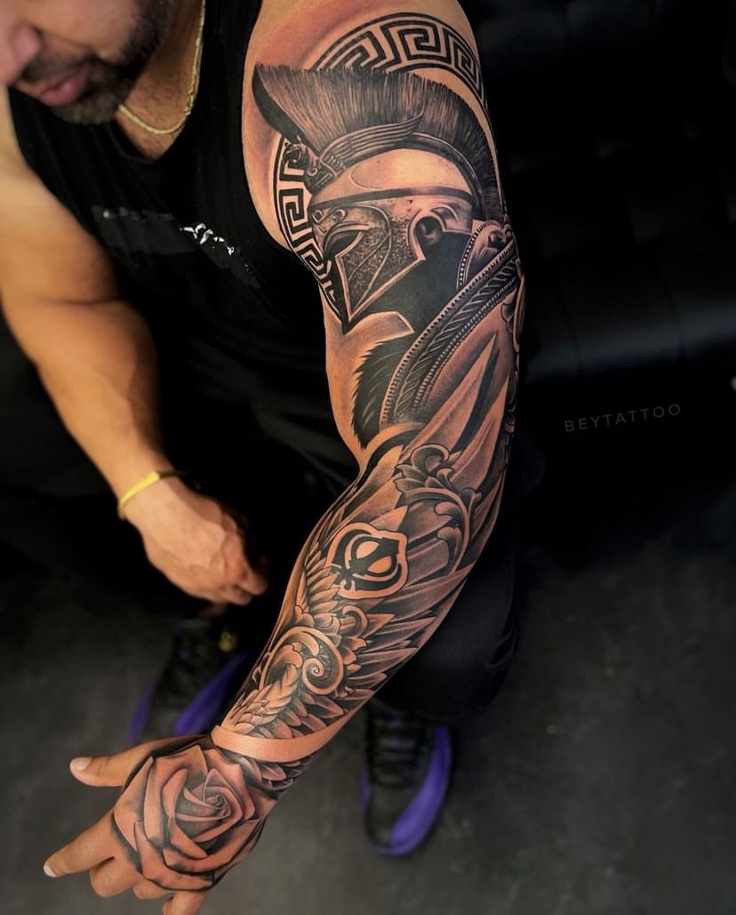 tatuagem antebraço preto e branco