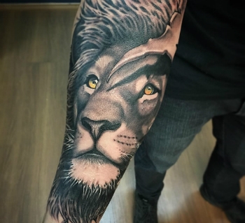tatuagem antebraço colorida