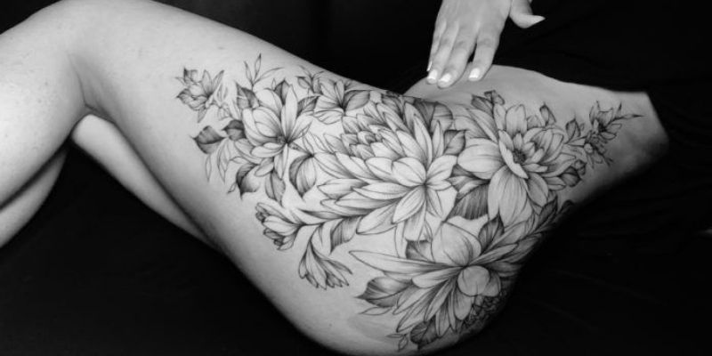 tatuagem catrina na coxa feminina