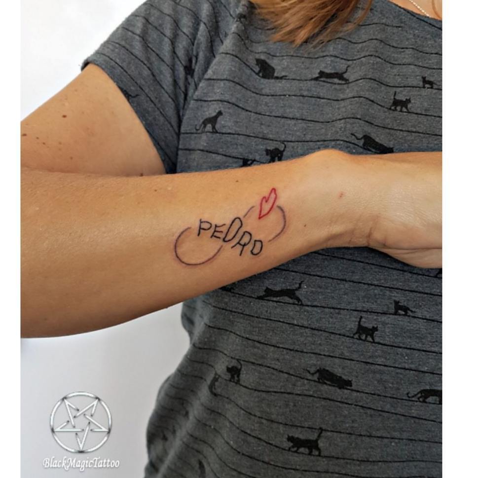 tatuagem com nome de filho em aquarela