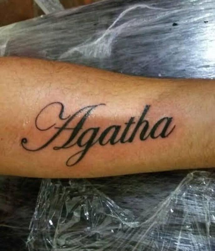 tatuagem nome antebraço com data