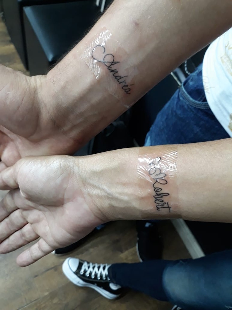 tatuagem nome antebraço com data