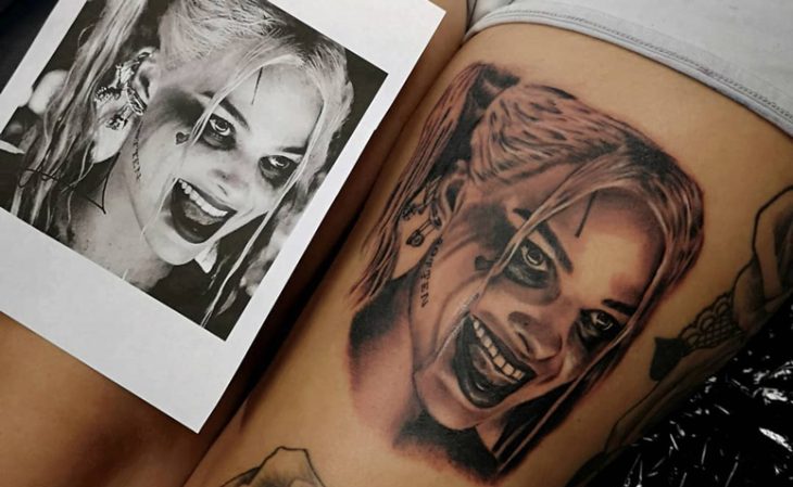 O simbolismo por trás da tatuagem da Arlequina: Rebeldia e dualidade