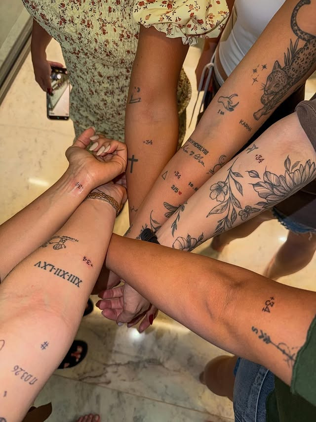 tatuagem de amigas pequenas
