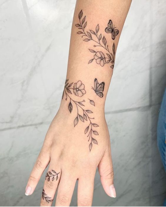 tatuagem de braço feminina