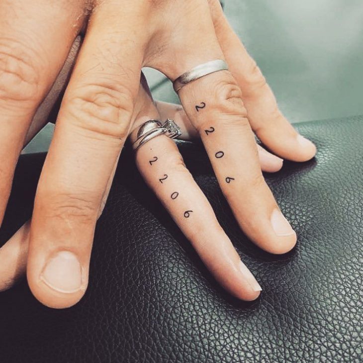 tatuagem de casal moderna