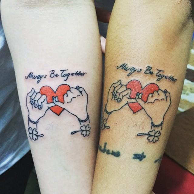 tatuagem de casal moderna