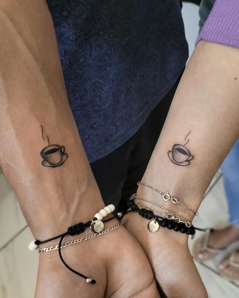tatuagem de casal moderna