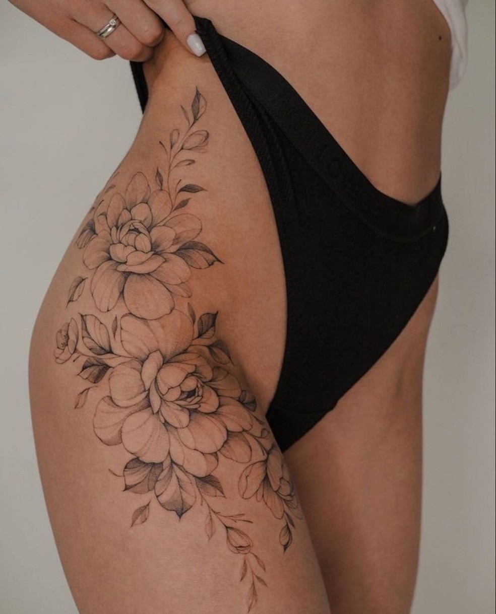 Significados das Flores Mais Populares para Tatuagem no Bumbum