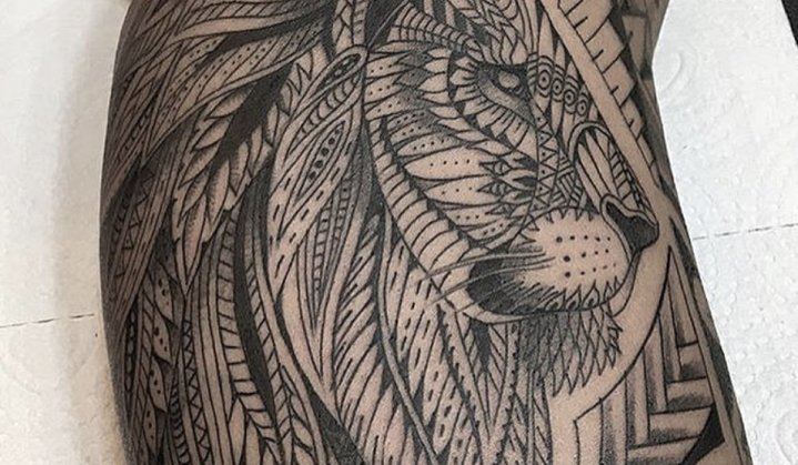 5 ideias de títulos:
1. Tatuagem de Leoa: Símbolos de Força