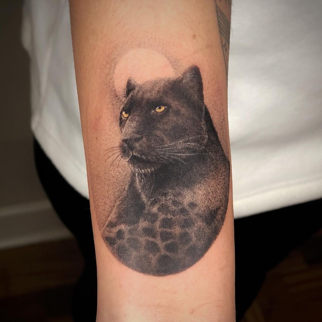 tatuagem pantera Wakanda feminina