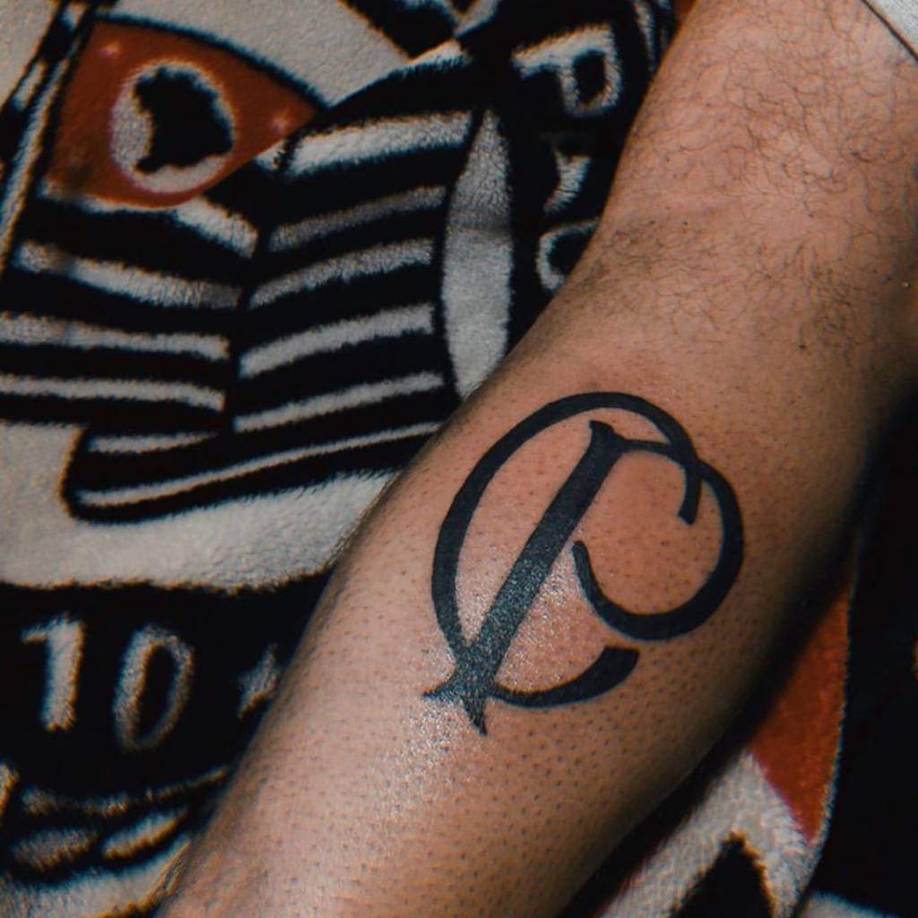 tatuagem corinthians pescoço