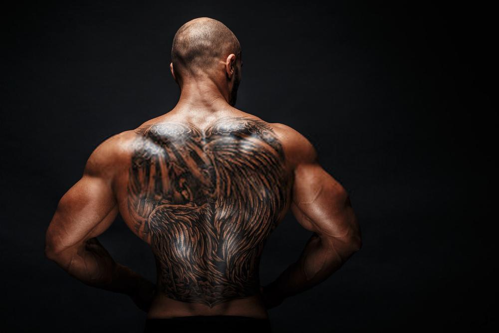 tatuagem lettering pele negra