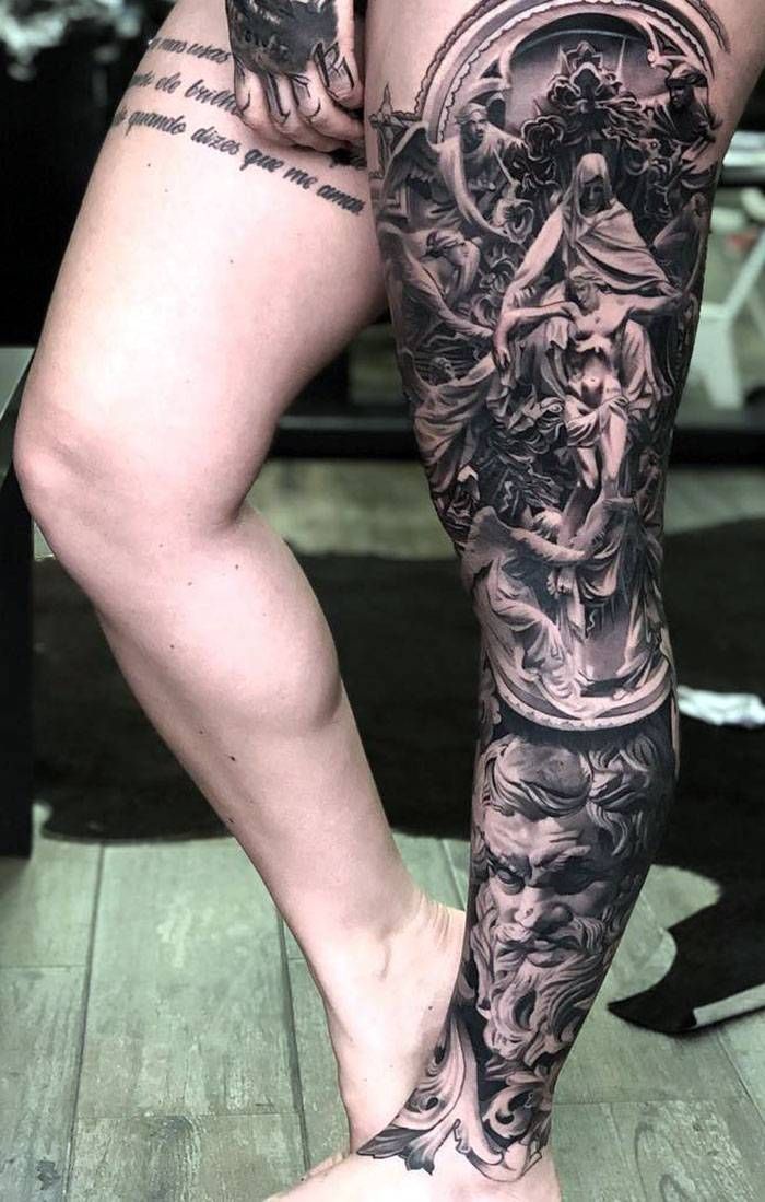 tatuagem feminina na coxa tribal