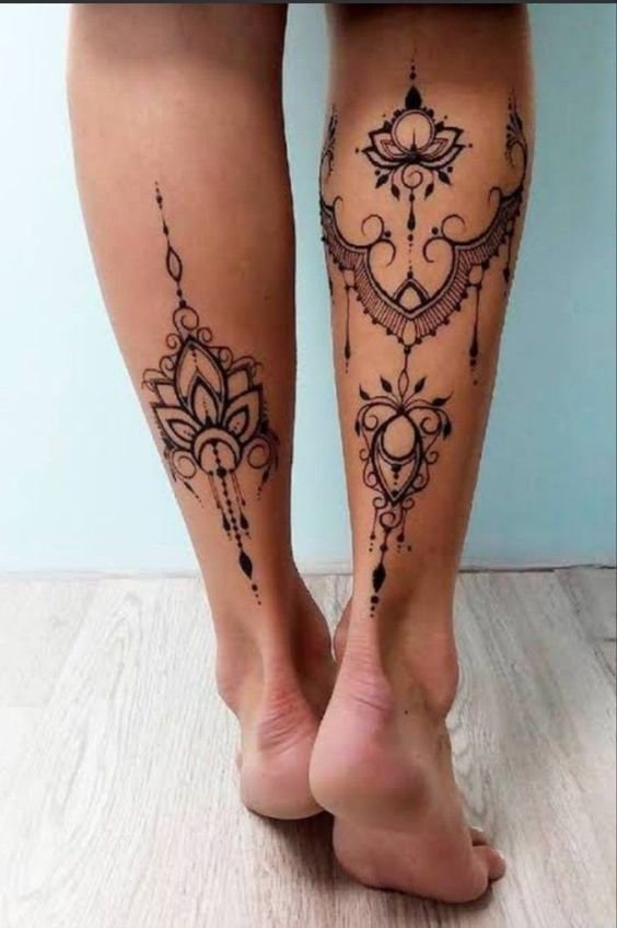 tatuagem lateral panturrilha feminina
