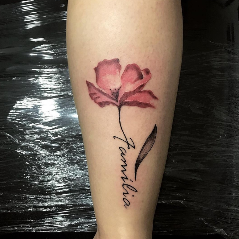 tatuagem panturrilha feminina floral