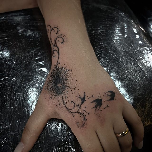 ideias de tatuagem para dedos femininas