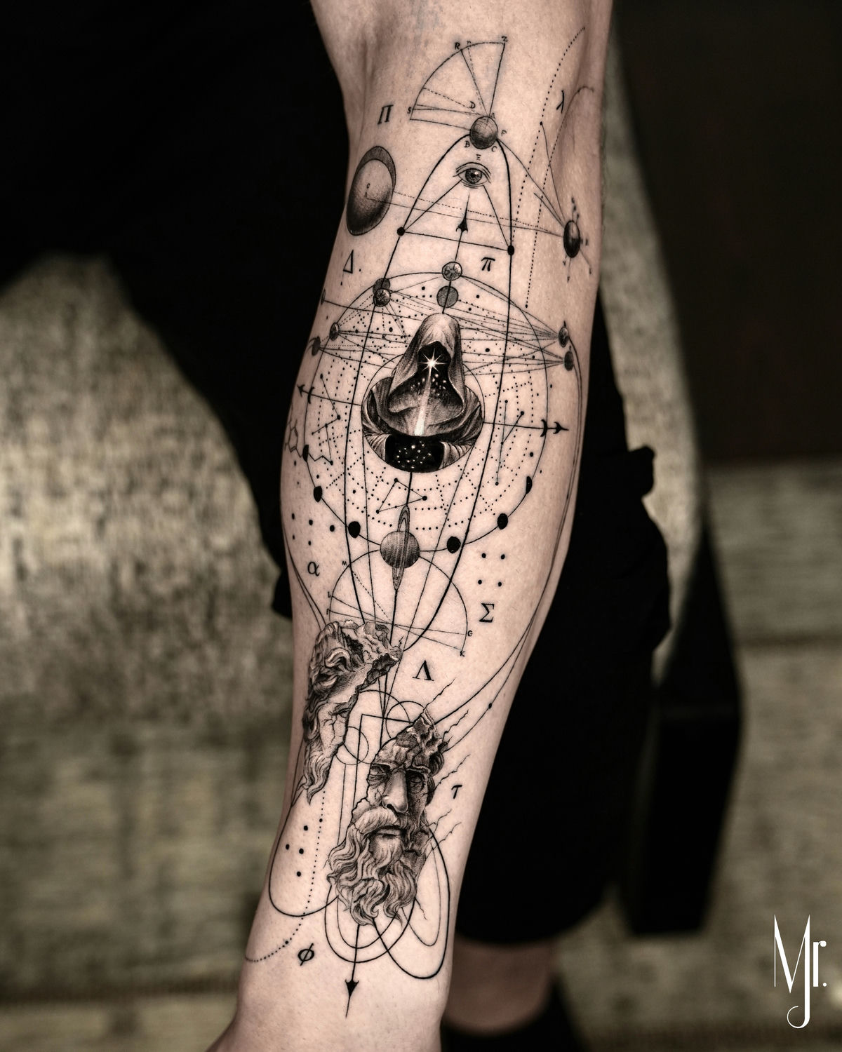 tatuagem fine line peito masculina