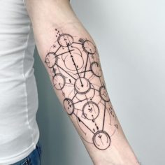 tatuagem fine line mitologia masculina