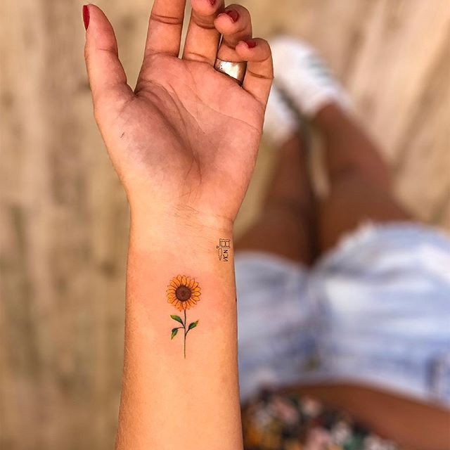 Significado da Tatuagem de Girassol: Felicidade, Resiliência e Mais