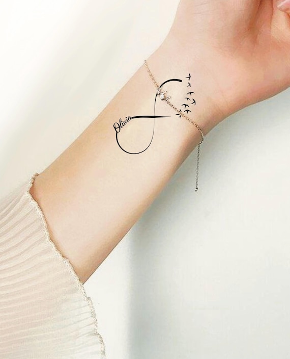 tatuagem infinito com lua