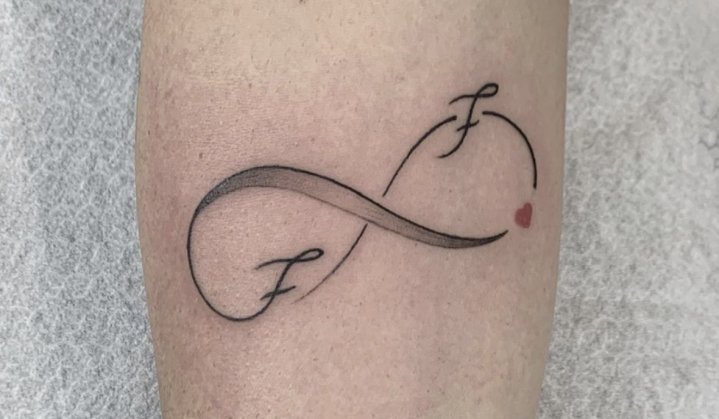 tatuagem infinito antebraço