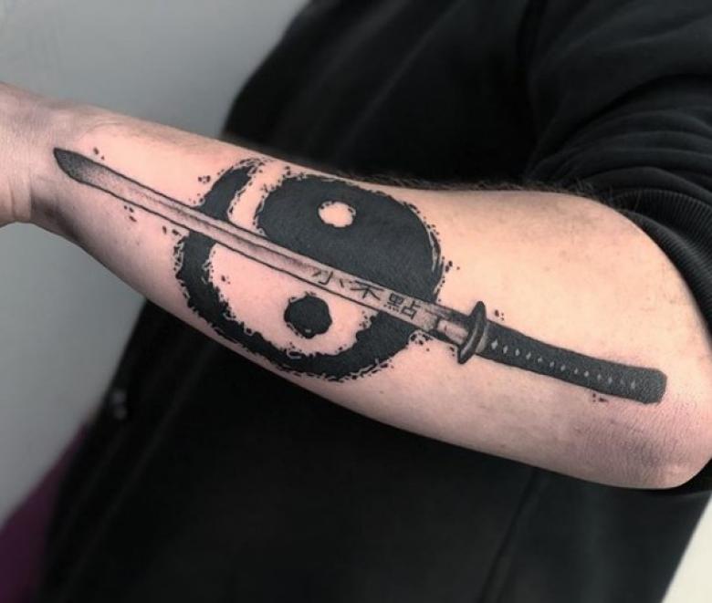 tatuagem perna katana