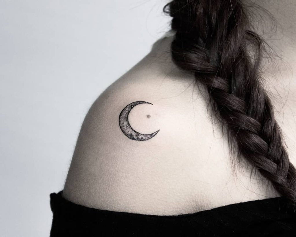 Guia Completo: O Significado por Trás da Tatuagem de Lua