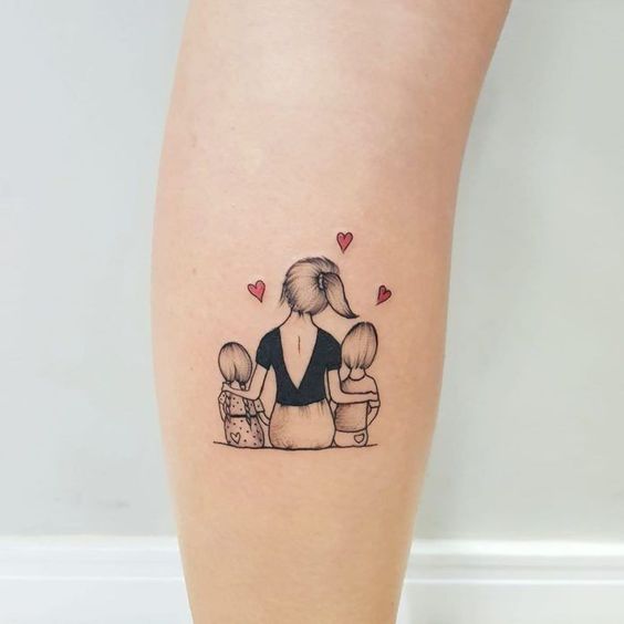 tatuagem mãe e filho delicada ombro