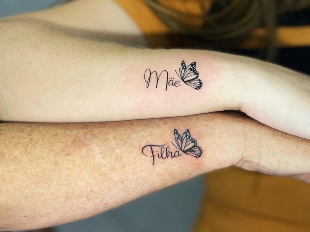 tatuagem mãe e filho delicada tornozelo