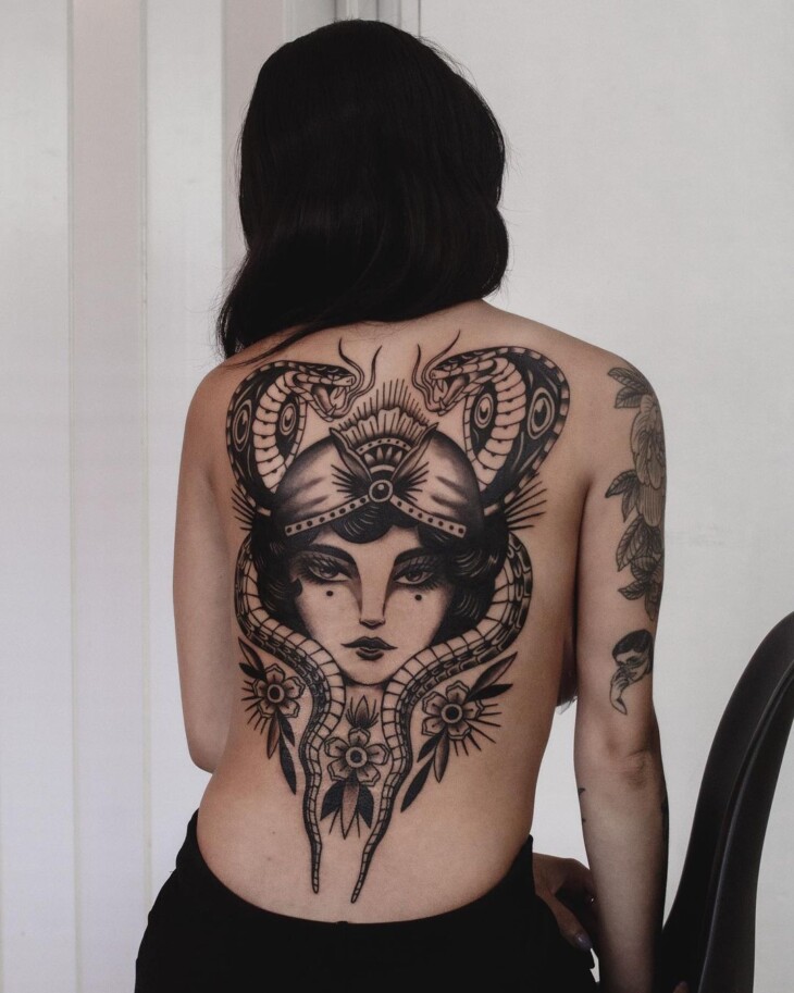 tatuagem costas com frases