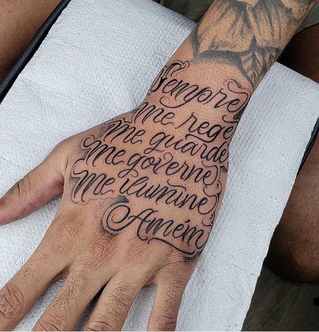 significado tatuagem lettering mão