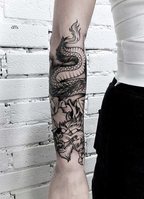 tatuagem maori antebraço masculino