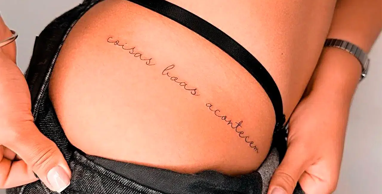 Tatuagens Botânicas no Bumbum: Flores e Folhagens que Encantam