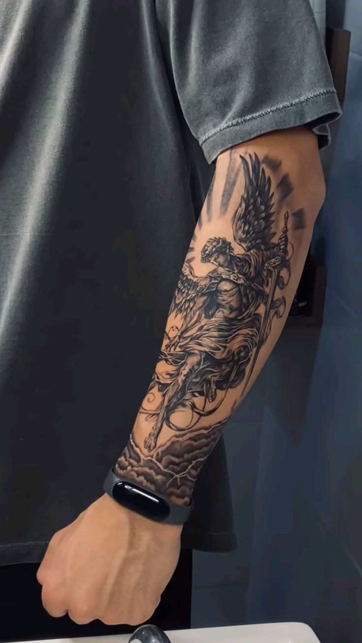 dor tatuagem tríceps