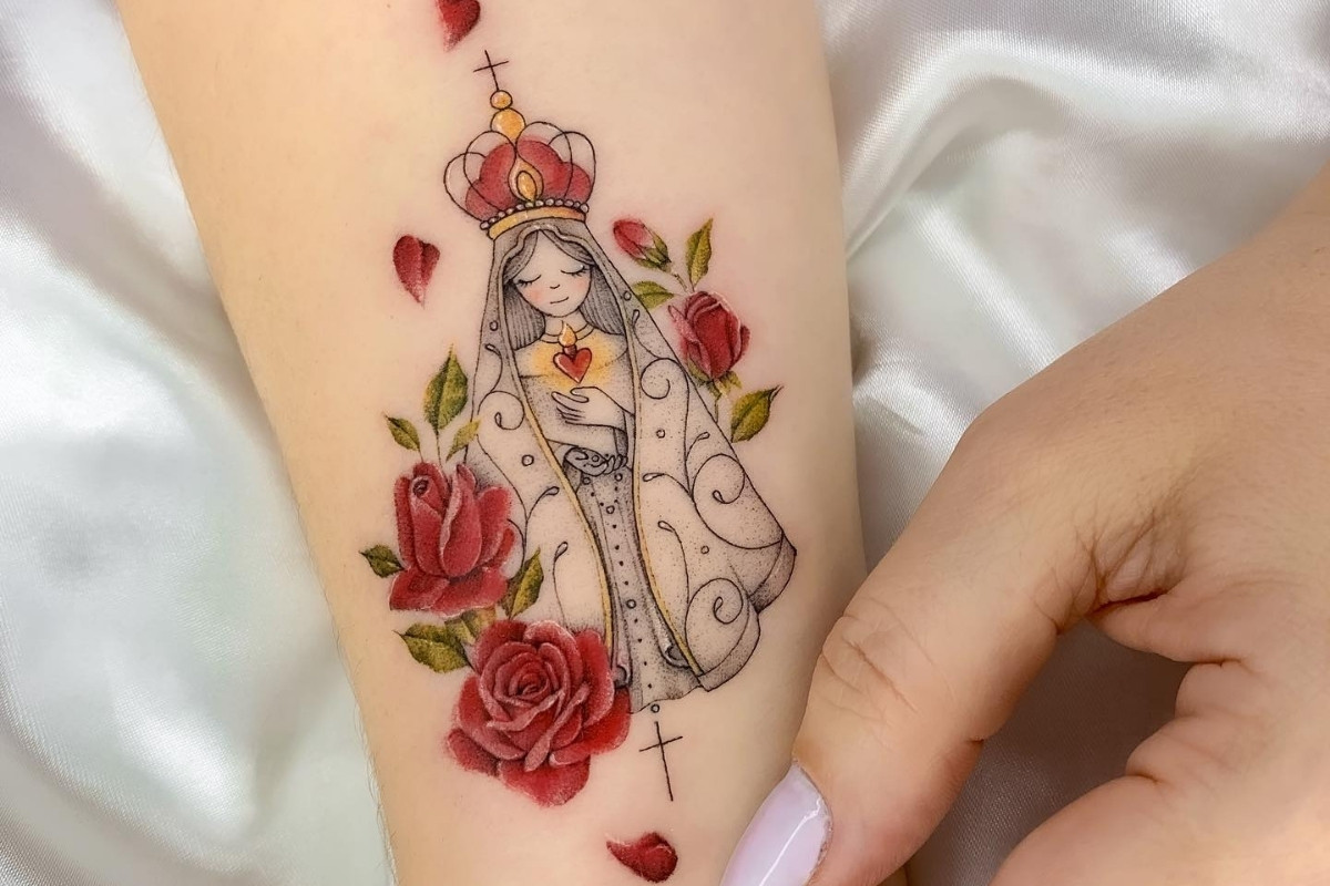 tatuagem religiosa minimalista