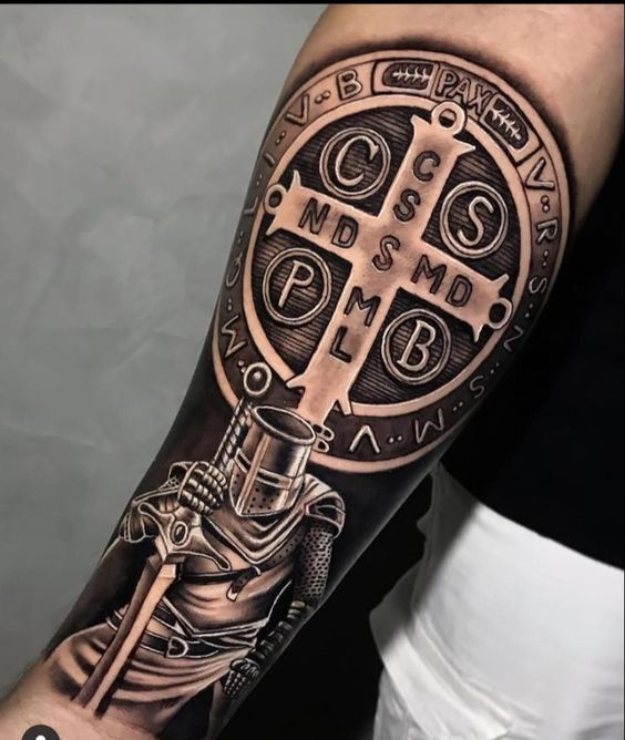 tatuagem religiosa realista