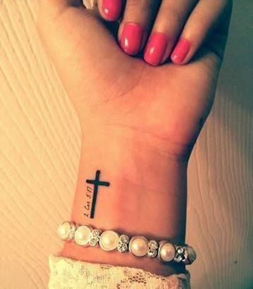 tatuagem religiosa ombro