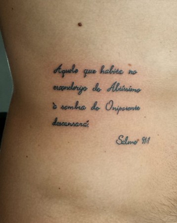 tatuagem salmo 91 feminina