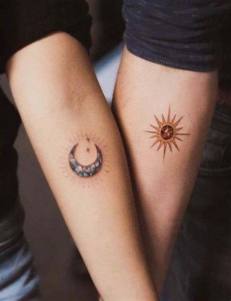 tatuagem sol e lua minimalista