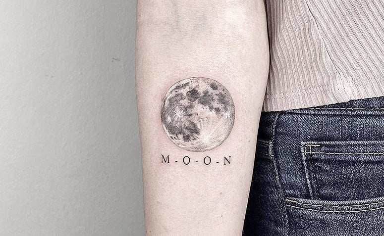 tatuagem sol e lua minimalista