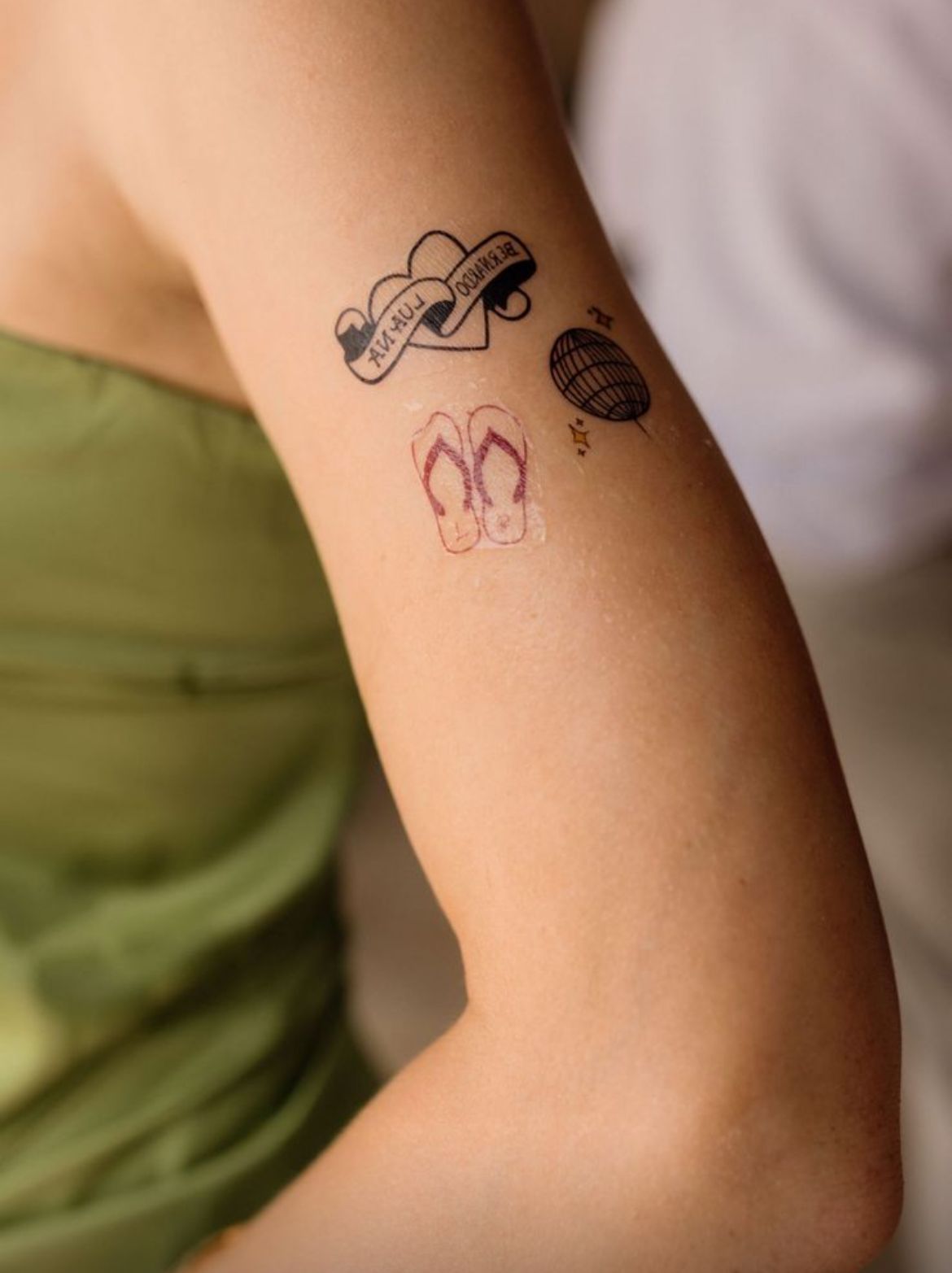 Aplicação e Remoção); Tatuagem Temporária Personalizada: Onde Fazer e Quanto Custa para Seu Evento; Tatuagem Semi-Permanente: A Opção que Dura Mais - Marcas e Dicas; Como Fazer Sua Tatuagem Temporária Durar Mais: Segredos e Cuidados Essenciais; Tatuagens Temporárias para o Carnaval: Ideias e Onde Comprar