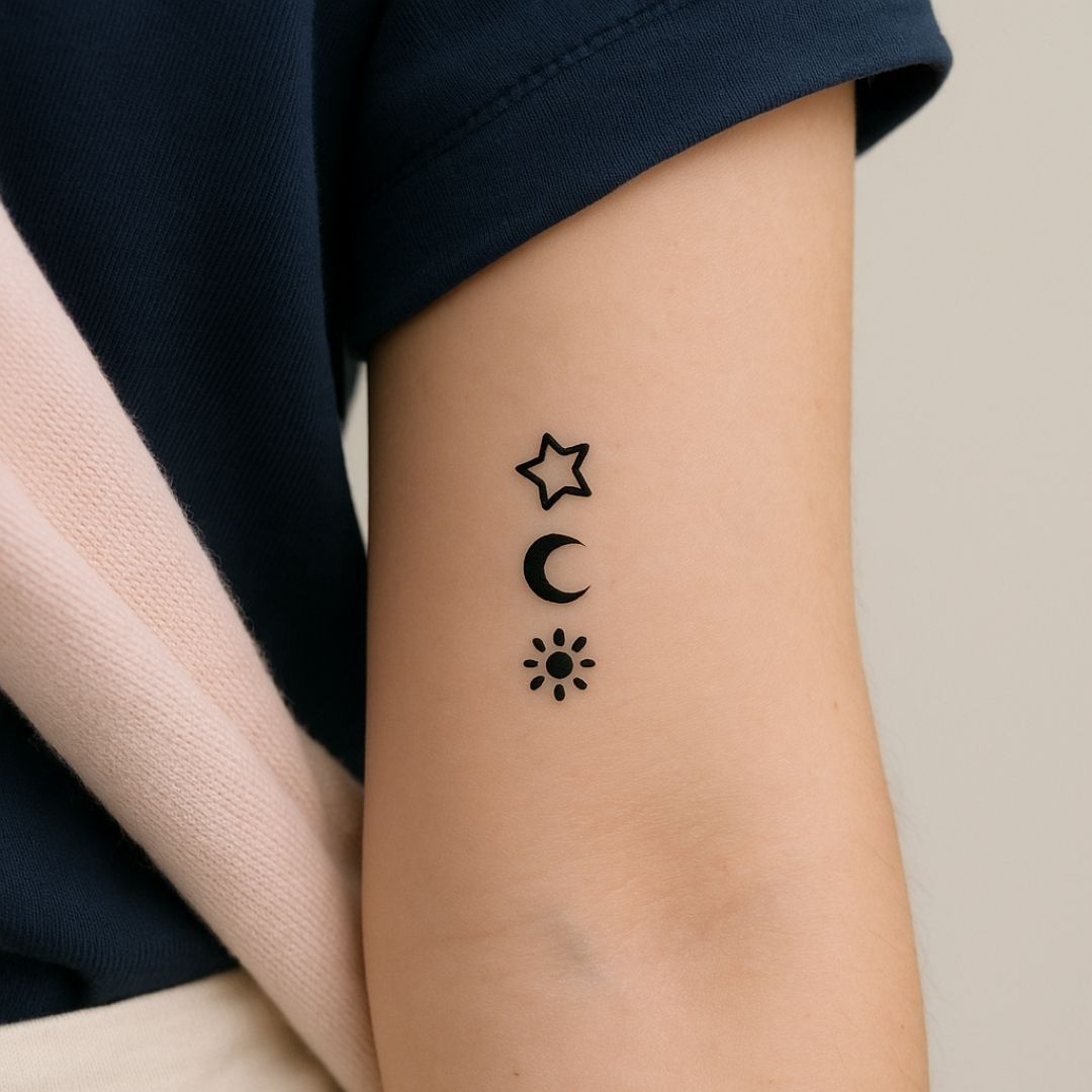 tatuagem minimalista universo