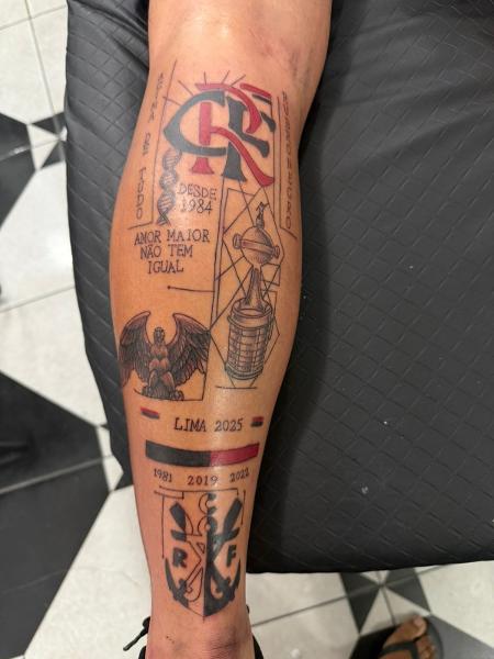 tattoo urubu flamengo braço
