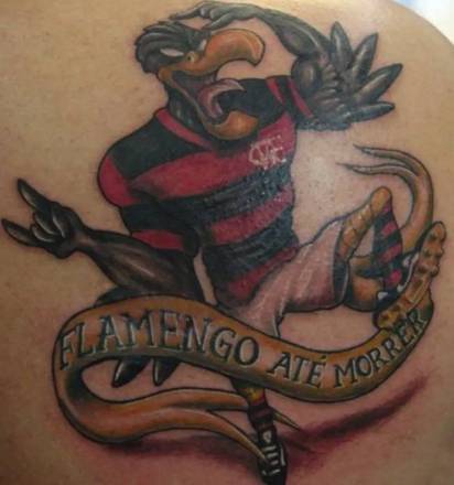 tatuagem urubu flamengo old school