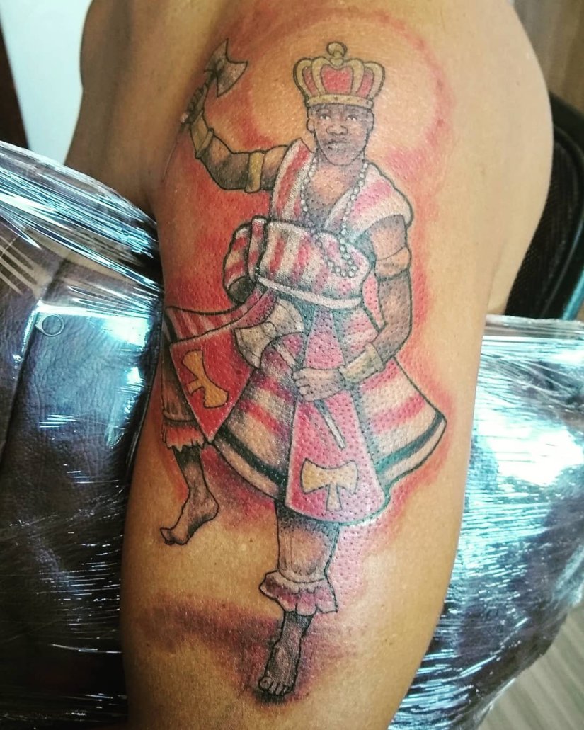 tatuagem xangô braço