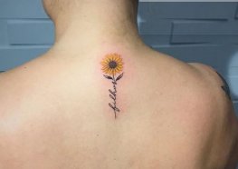 tatuagem girassol delicada