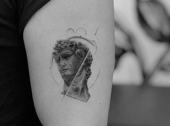 Frases e Letras Gregas para Tatuagens: Inspirações Filosóficas